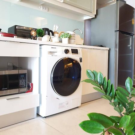 The Astra Chiang Mai Apartment Bagian luar foto