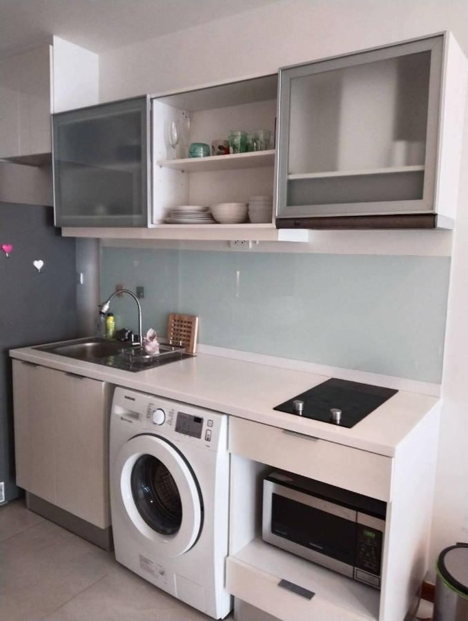 The Astra Chiang Mai Apartment Bagian luar foto