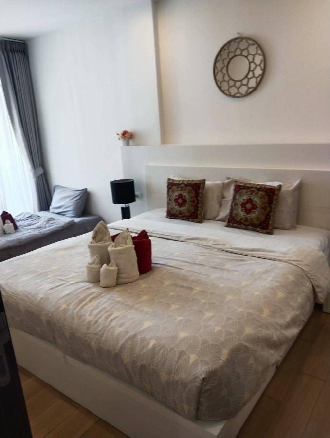 The Astra Chiang Mai Apartment Bagian luar foto