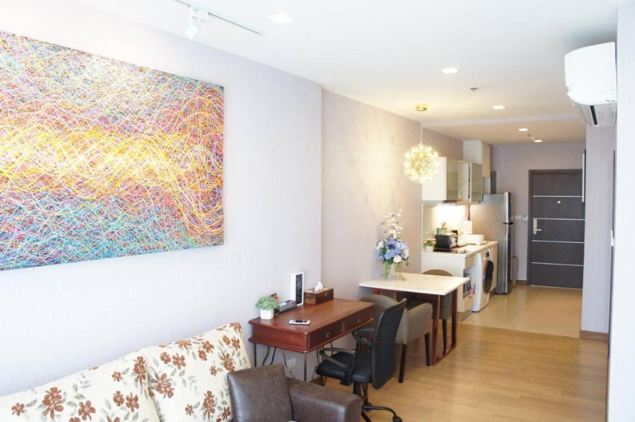 The Astra Chiang Mai Apartment Bagian luar foto