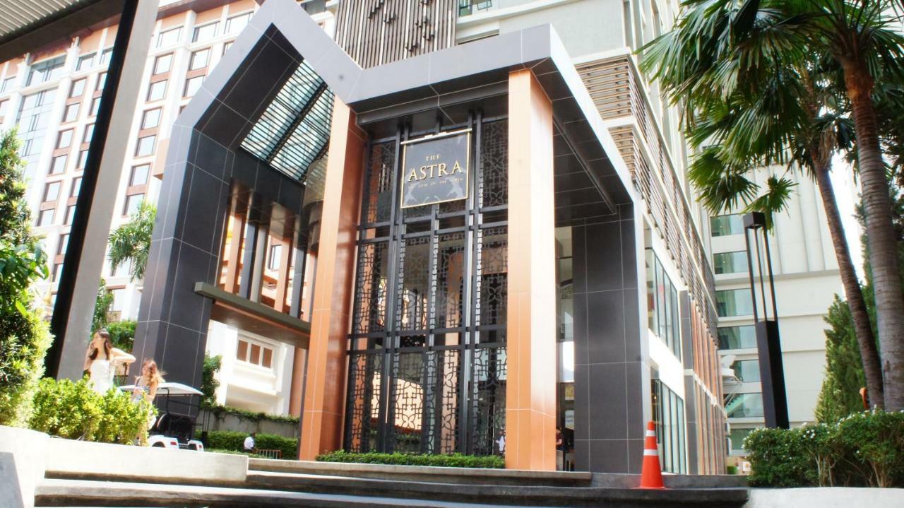 The Astra Chiang Mai Apartment Bagian luar foto
