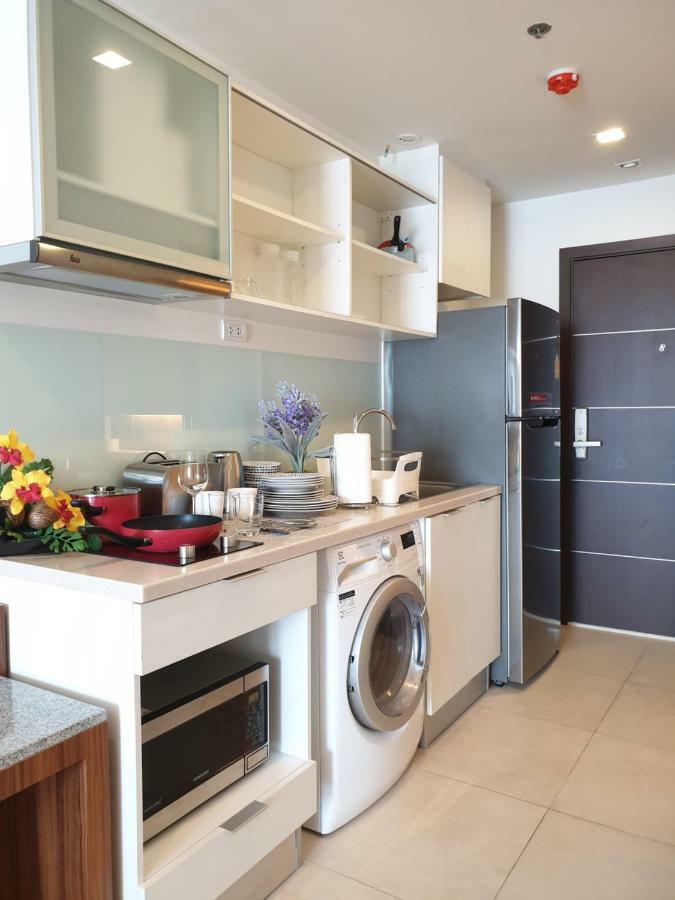 The Astra Chiang Mai Apartment Bagian luar foto
