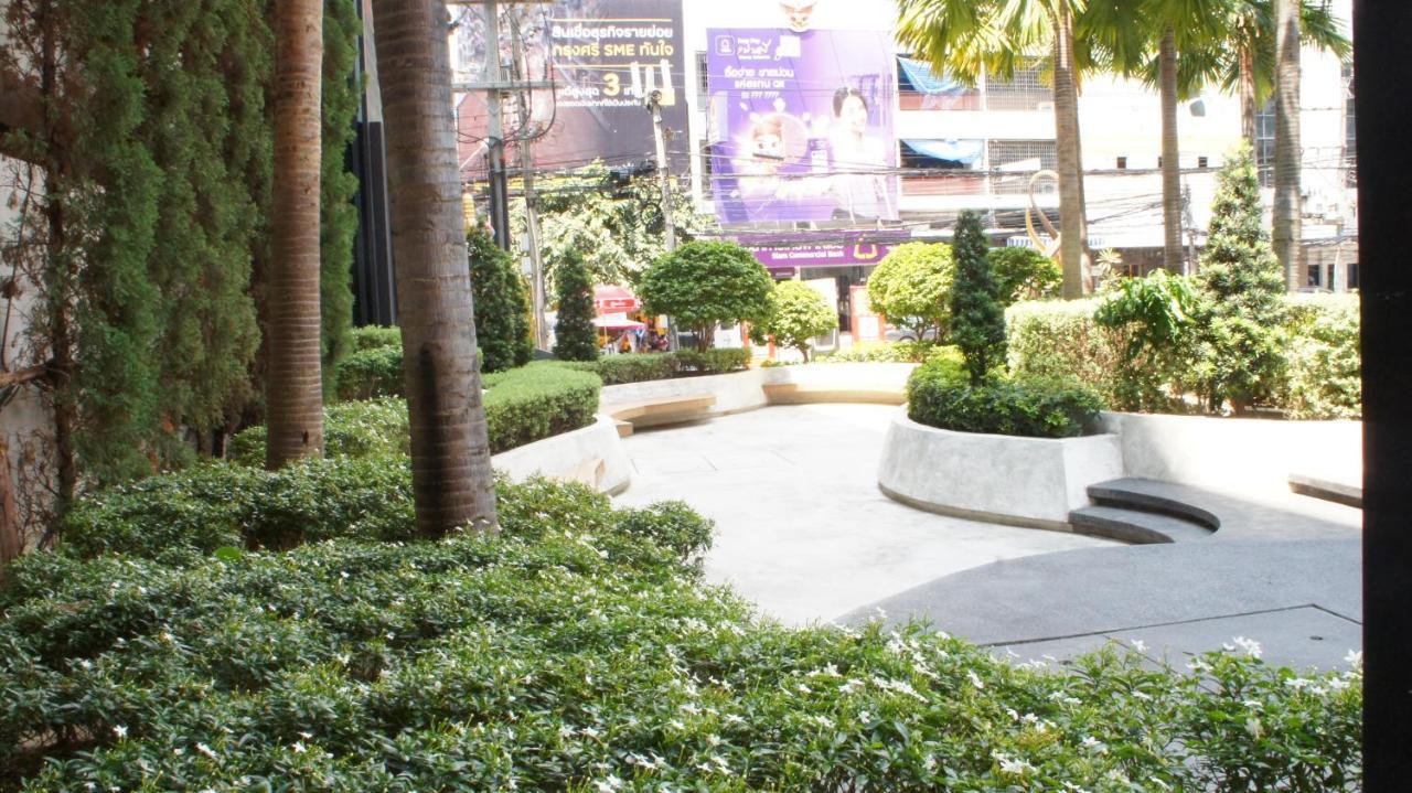 The Astra Chiang Mai Apartment Bagian luar foto