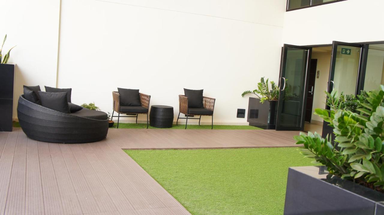The Astra Chiang Mai Apartment Bagian luar foto