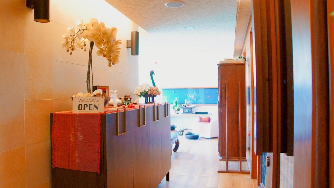 The Astra Chiang Mai Apartment Bagian luar foto
