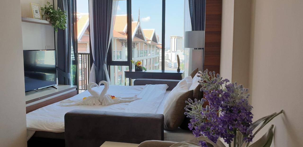 The Astra Chiang Mai Apartment Bagian luar foto